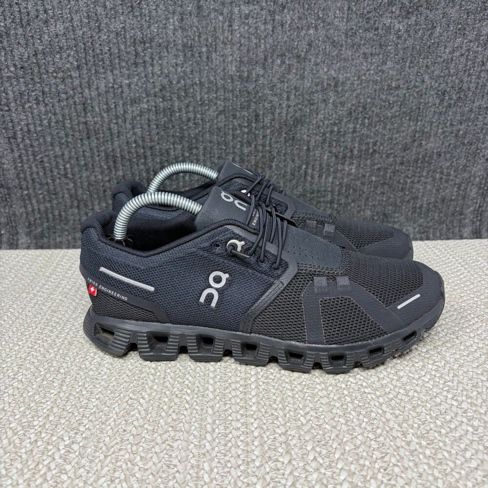 On Cloud 5 Triple Black Athletic Running Shoes Sneakers Women’s 6.5 US